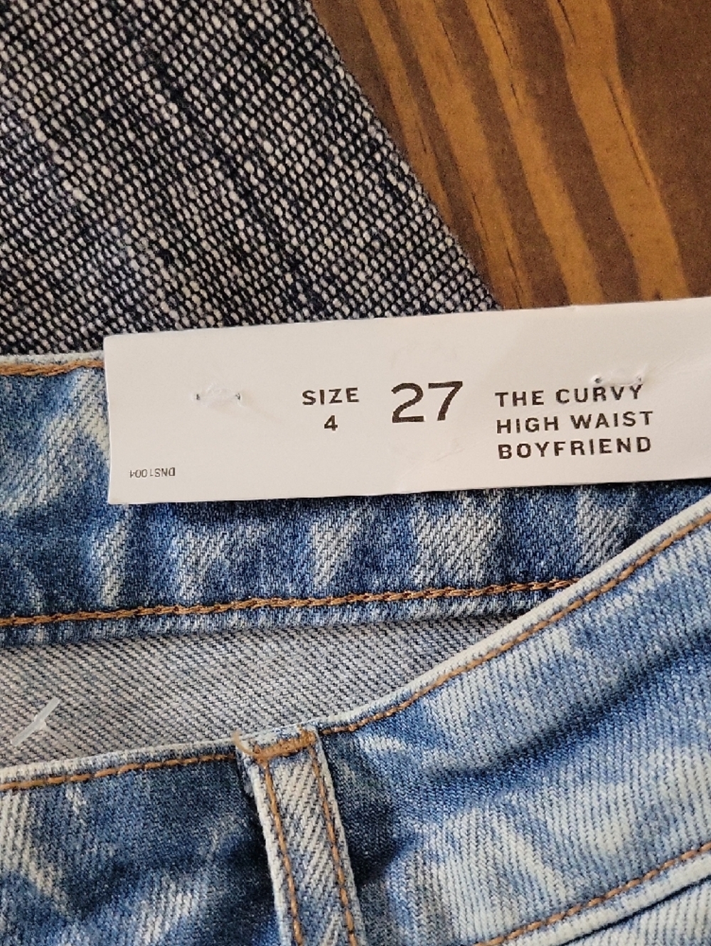 LOFT The CURVY High Waist Boyfriend Jeans, 27/4, Light Wash, Summer - Picture 10 of 10